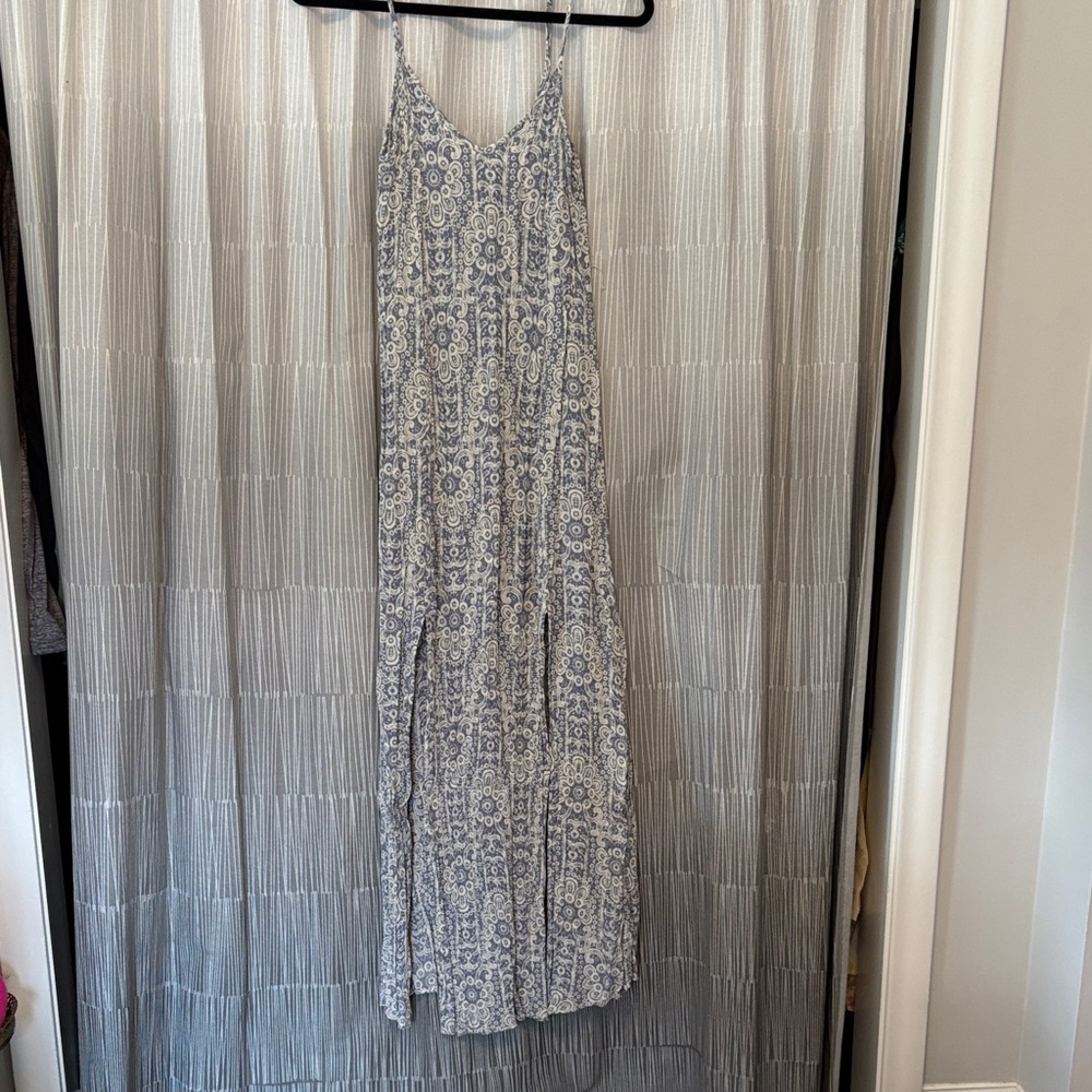 En Crème Blue Printed V-Neck Maxi Dress with Spaghetti Straps Size Small
